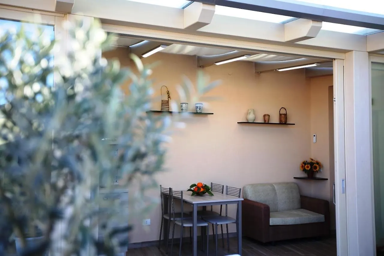 Re Sole Case Vacanze - Esclusivo Attico M A R T E Con Spaziosissima Terrazza Solarium Attrezzata 阿沃拉 度假居