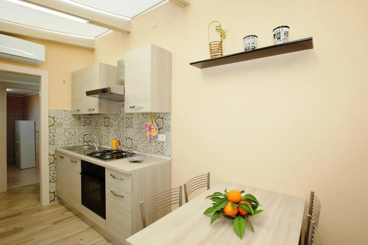 Re Sole Case Vacanze - Esclusivo Attico M A R T E Con Spaziosissima Terrazza Solarium Attrezzata 阿沃拉