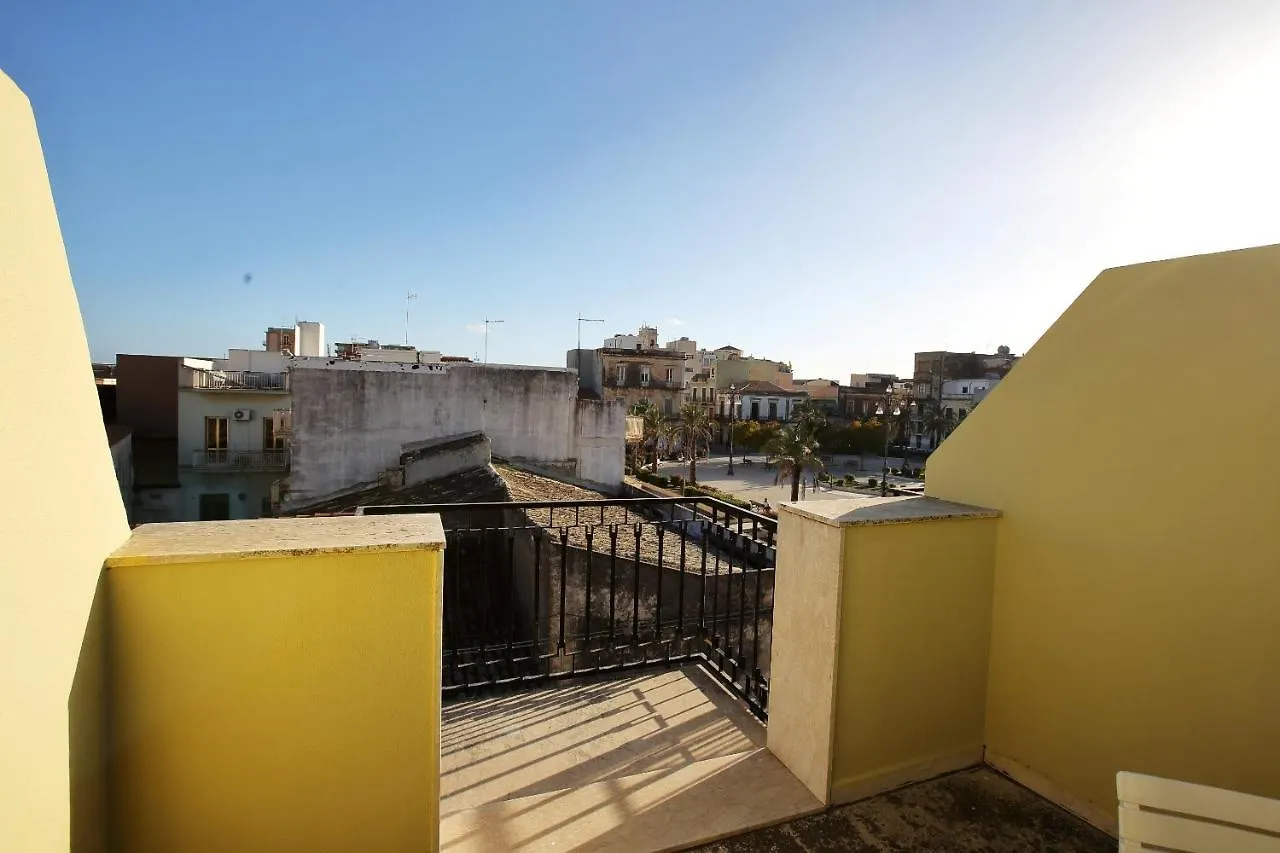 度假居 Re Sole Case Vacanze - Esclusivo Attico M A R T E Con Spaziosissima Terrazza Solarium Attrezzata 阿沃拉 意大利